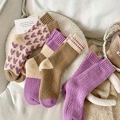 ¿Cuáles son los mejores calcetines de moda para mujer según la temporada?