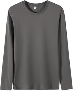 Cómo combinar camisetas básicas de colores neutros para cada ocasión