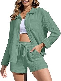 Ideas para combinar shorts anchos con chaquetas y abrigos