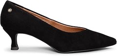 Combina tus zapatos de tacón bajo con vestidos para ser la invitada perfecta