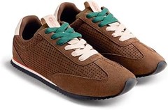 Guía para cuidar y mantener tus sneakers de colores neutros