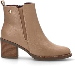 Cómo cuidar y mantener tus botines de tacón para looks de noche