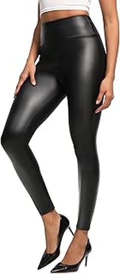 Evita estos errores al elegir pantalones de piel para mujer