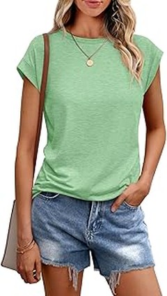 Estilo Famoso: Outfits de Celebridades con Camisetas de Rayas