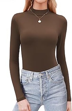 Ideas de atuendos con pantalón teja para diversas situaciones