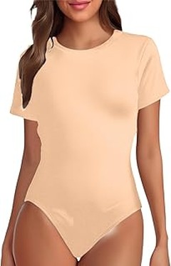 Combinaciones perfectas de monos cómodos para tus viajes