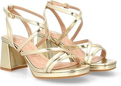 ¿Qué outfits combinan con sandalias de tiras finas para fiesta?
