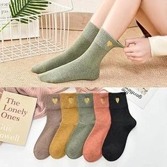 Descubre los diferentes tipos de calcetines de moda para mujer
