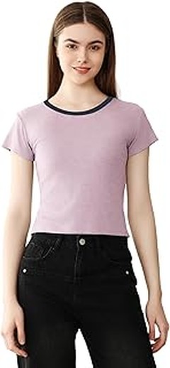 Outfits de Oficina a After-Work: Camisetas Básicas para Lucir Elegante