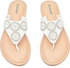 Beneficios de elegir sandalias planas para el verano